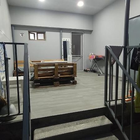 Home Apartments バトゥーミ エクステリア 写真