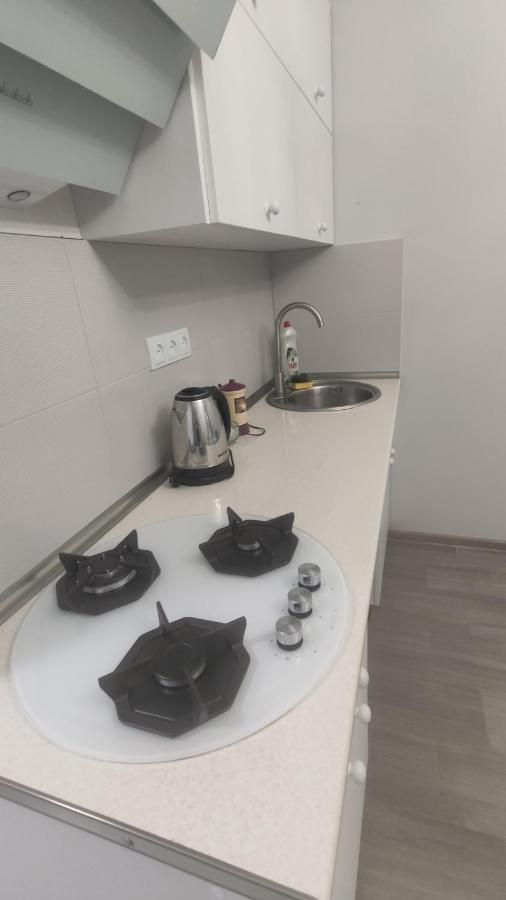 Home Apartments バトゥーミ エクステリア 写真