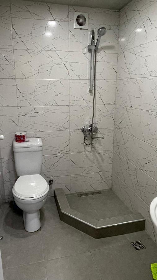 Home Apartments バトゥーミ エクステリア 写真